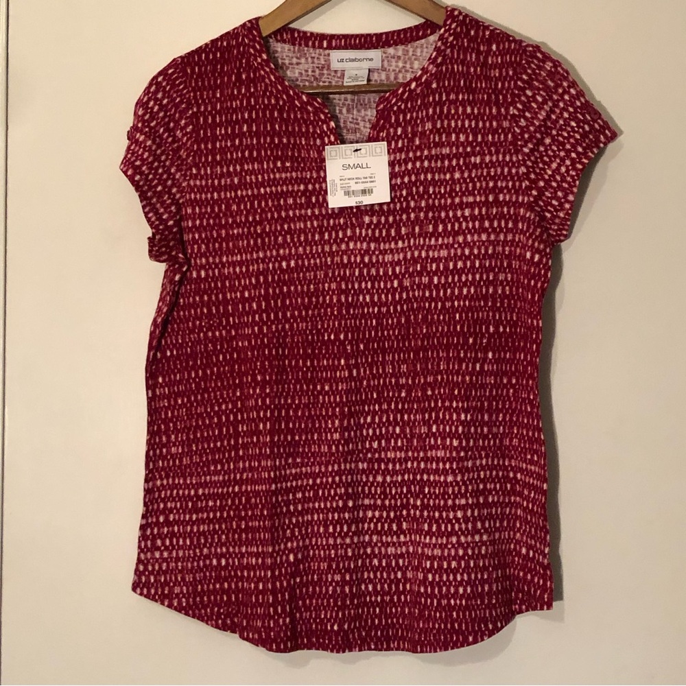 💙 Liz Claiborne Split Neck Tee / Small / Pink Red / NWT 💙
